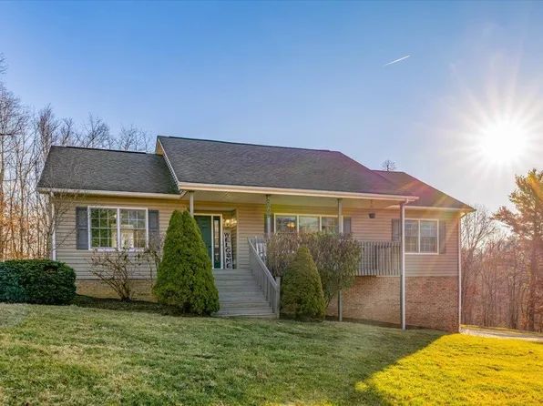 2585 Indigo Rd, Christiansburg, VA 24073