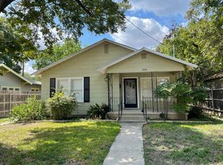 588 S Castell Ave, New Braunfels, TX 78130