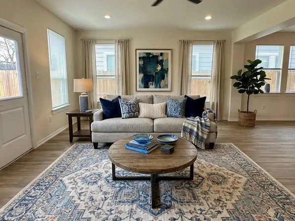 2015 Harlem St, Houston, TX 77020