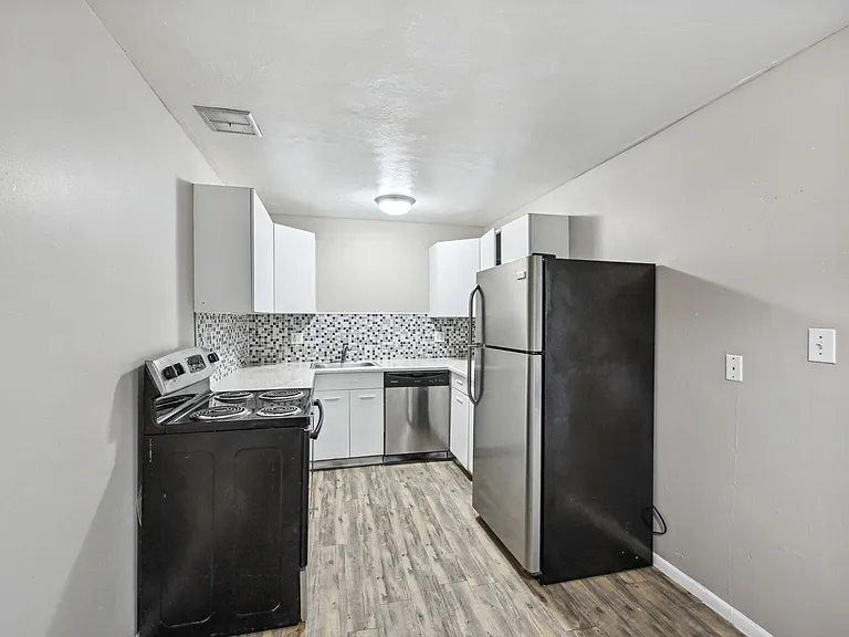 Evergreen 830 Sq.Ft.