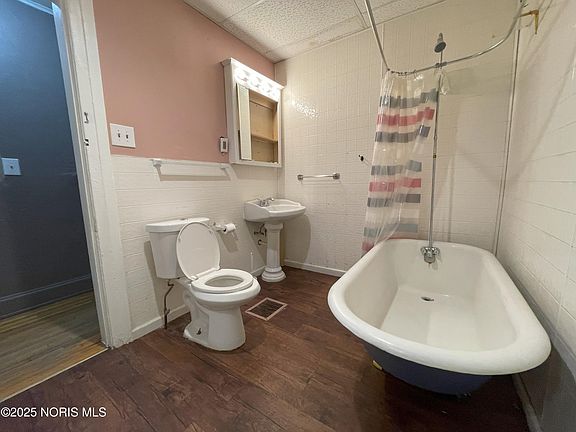 5th image of 334 Willard St