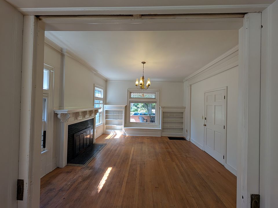 1st image of 20 Buckingham St Unit 2