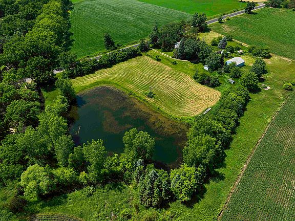 3rd image of 1454 Koro Rd
