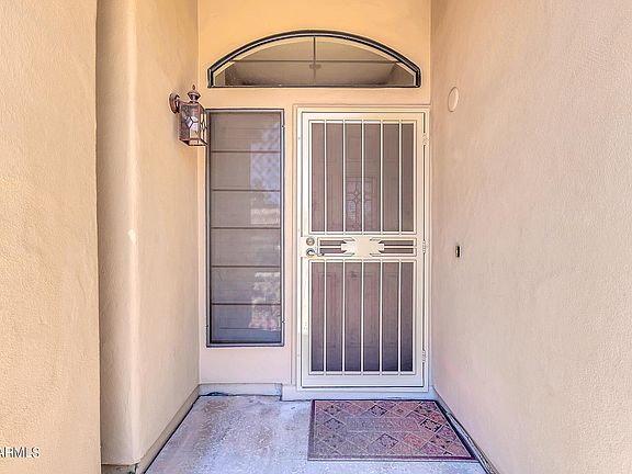 5th image of 3842 W SHEFFIELD Avenue