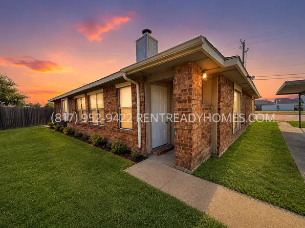 9902 Plainfield Dr, Fort Worth, TX 76108