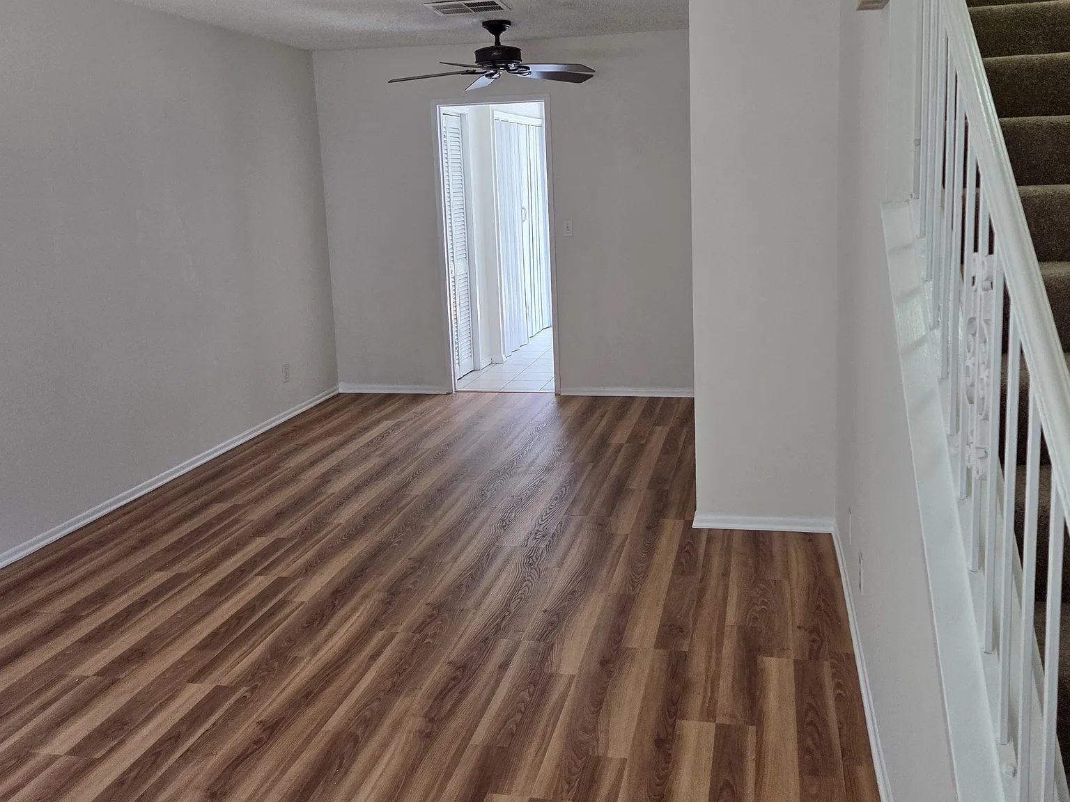 St. George Apartments — Photo 1