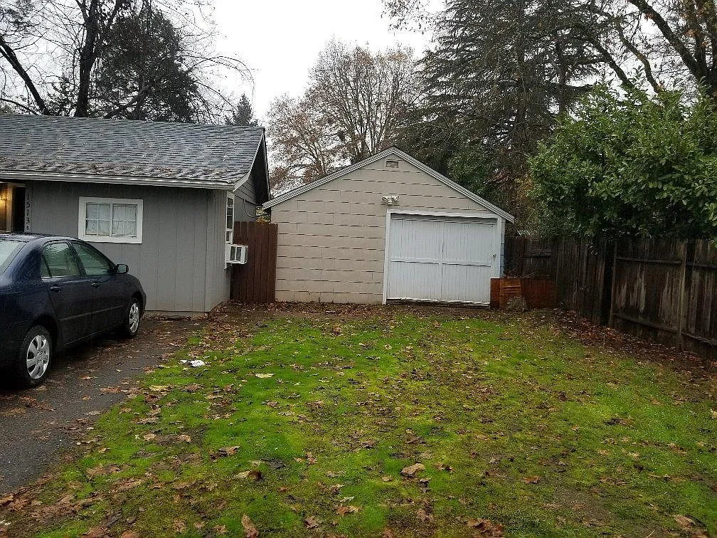1513 Clara Ave photo 1