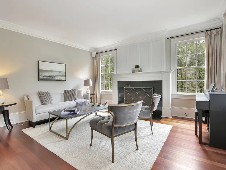 328 Sound Beach Ave — Photo 5