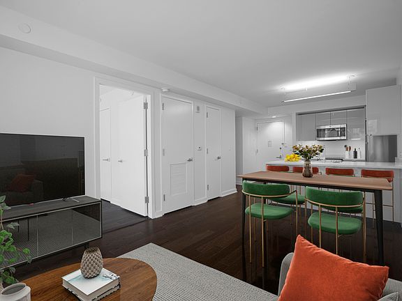 3rd image of 400 W 113th St APT 419