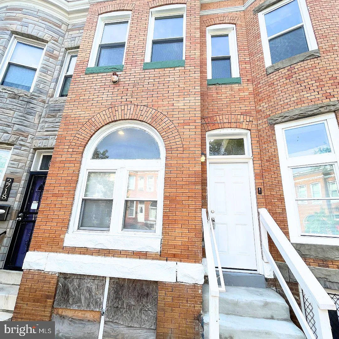 3 bed, 1.0 bath, 1270 sqft, $1,650 — Photo 2