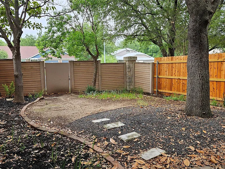 2100 Pipers Field Dr #4 — Photo 12