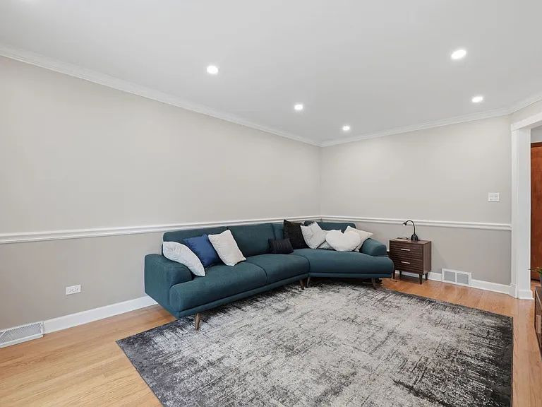 5023 N Natoma Ave — Photo 5