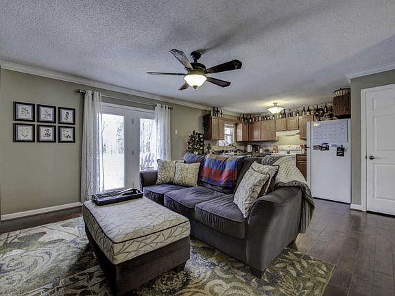 4th image of 161 Newport Way
