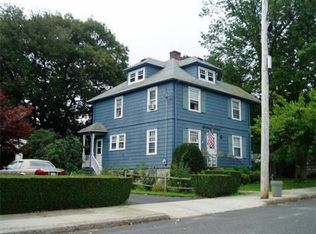63 Woodlawn St, Fall River, MA 02720
