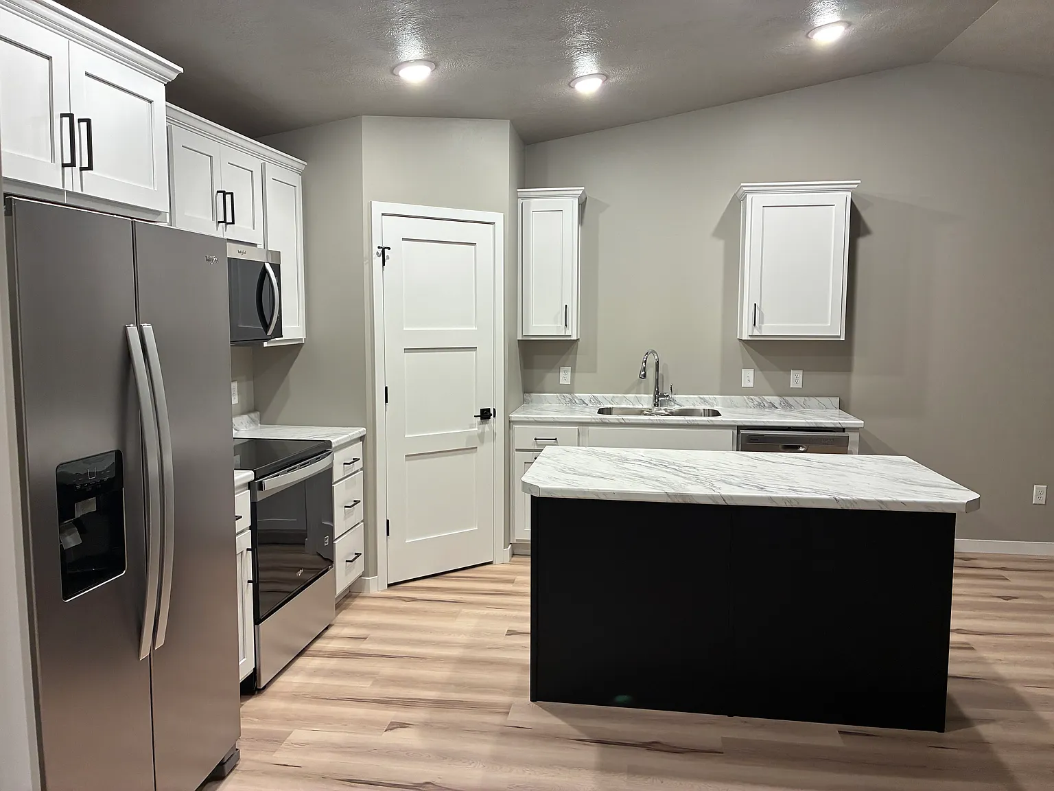 3-Bedroom Townhome with Fenced Yard — Photo 2