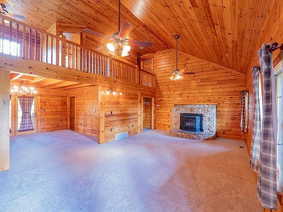 5th image of 2241 Brier Rd