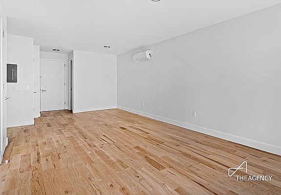4th image of 65 Woodbine St #2B