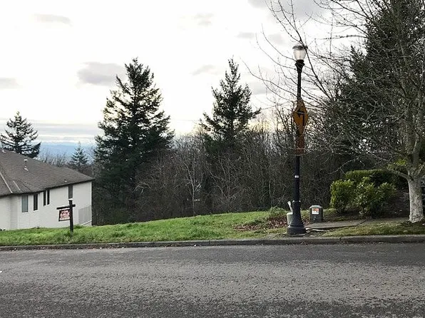 4055 NW Riggs Dr, Portland, OR 97229