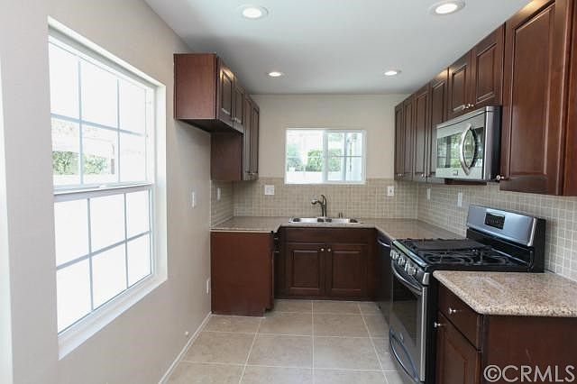 2nd image of 910 Winthrop Dr