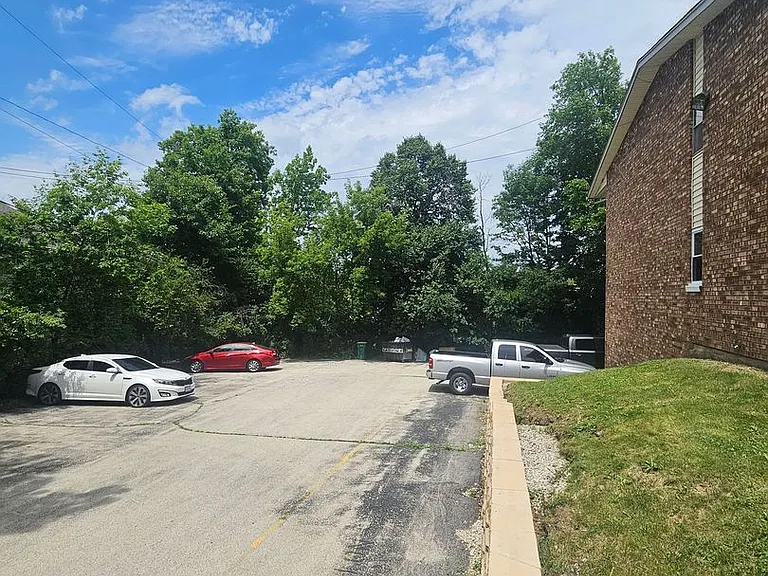 1710 Elder St. (10 Unit) — Photo 9