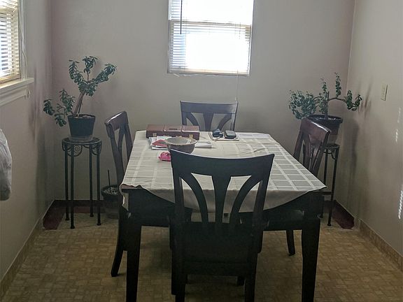 5th image of 1622 E Kearney St #1