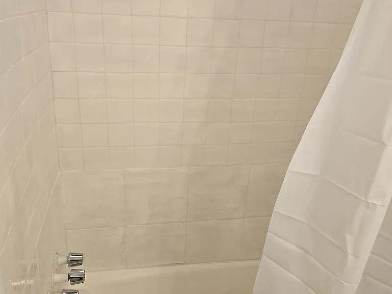 627 N Edison St #14 — Photo 1