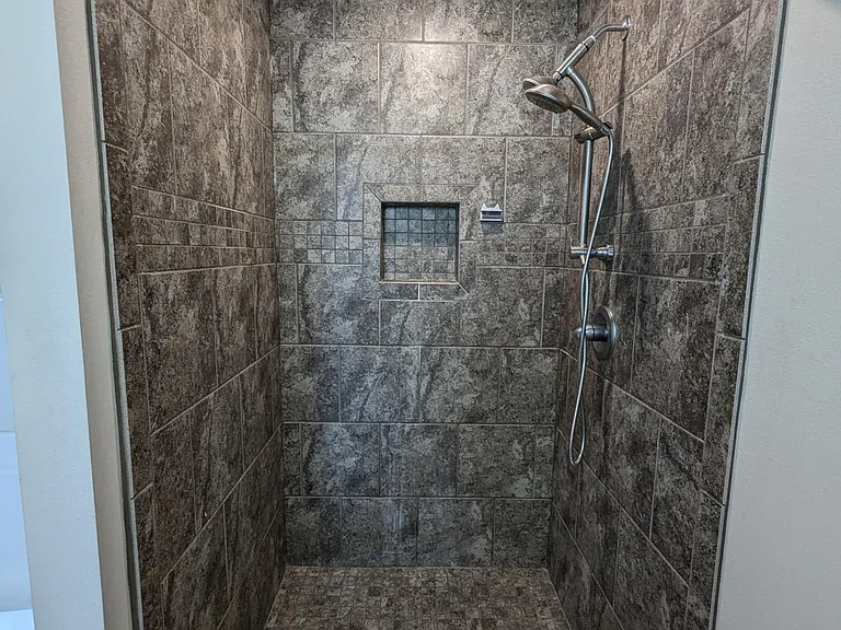 2401 Spur Ln — Photo 22