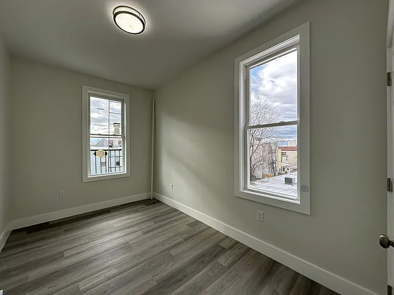 737 Communipaw Ave #39E — Photo 5