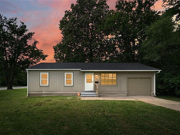 2nd image of 9416 Stark Ave