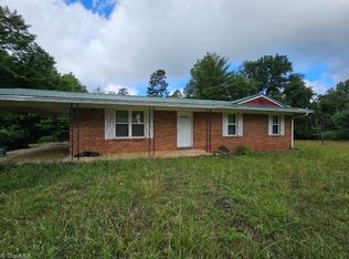 4672 Badgett Sisters Pkwy, Yanceyville, NC 27379