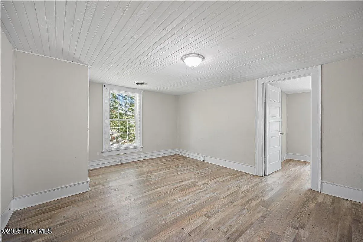 Building Photo - 1208 Downing St SW