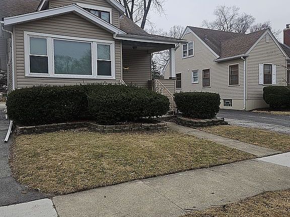 3rd image of 1635 Linden Rd