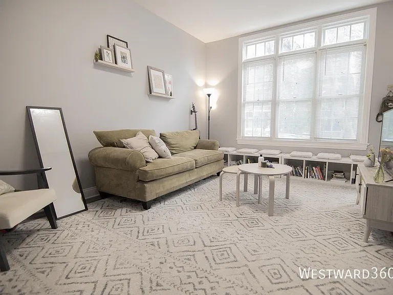2733 N Wayne Ave #1 — Photo 17