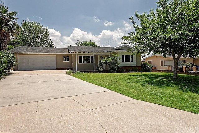 1st image of 34803 Pecan Ave