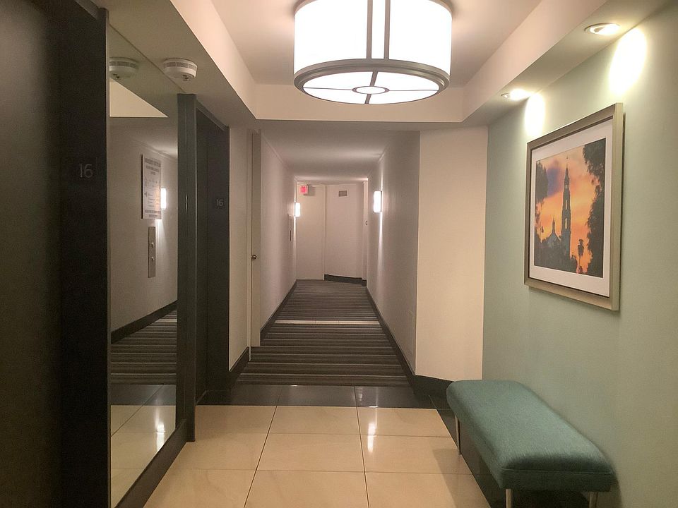 16th floor hallway. Only 4 units per floor.