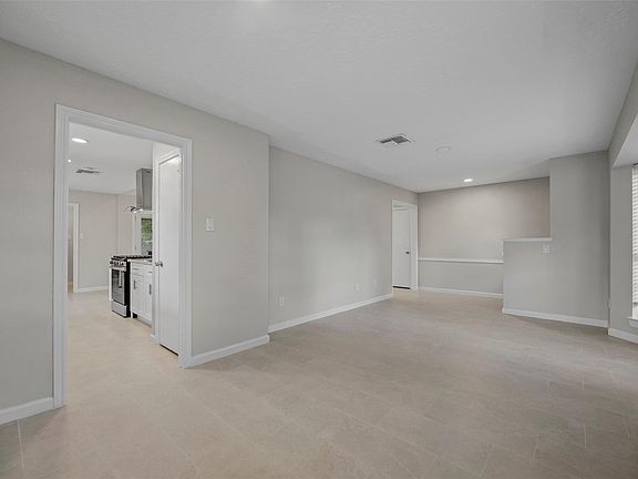 4th image of 1015 Rock Canyon Dr