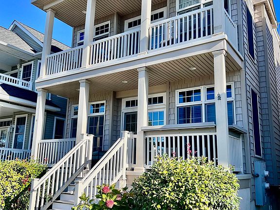 2nd image of 1731 West Ave #2
