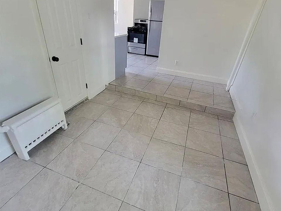 1st image of 255 Underhill Ave