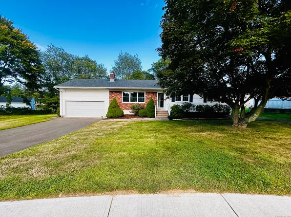 11 Grayson Circle, West Haven, CT 06516