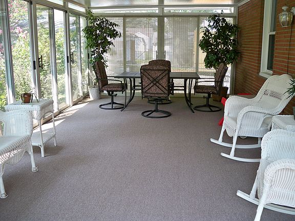 4th image of 8204 Hillview Ct