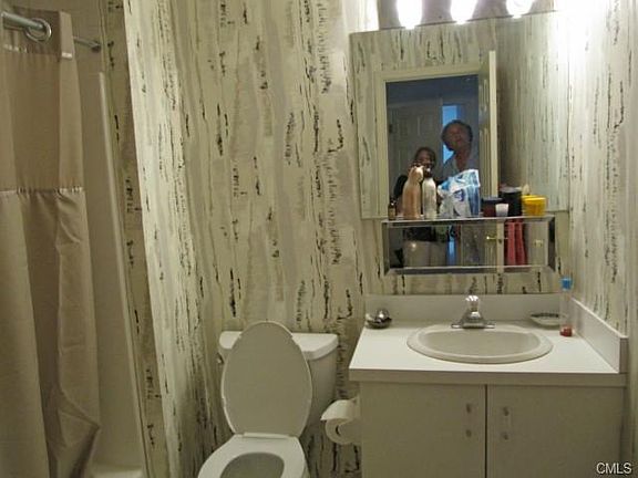 3rd image of 2445 Park Ave APT 11