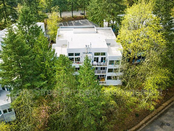 2nd image of 48 Eagle Crest Dr APT 2C