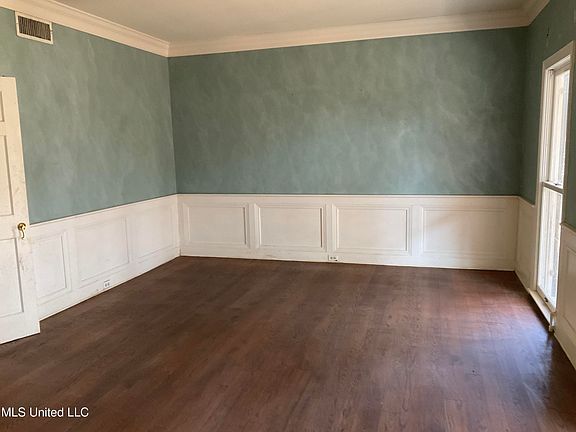 3rd image of 6 Moss Forest Pl