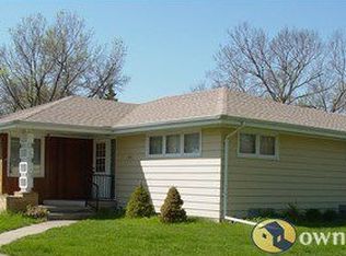 911 College St, Springfield, SD 57062