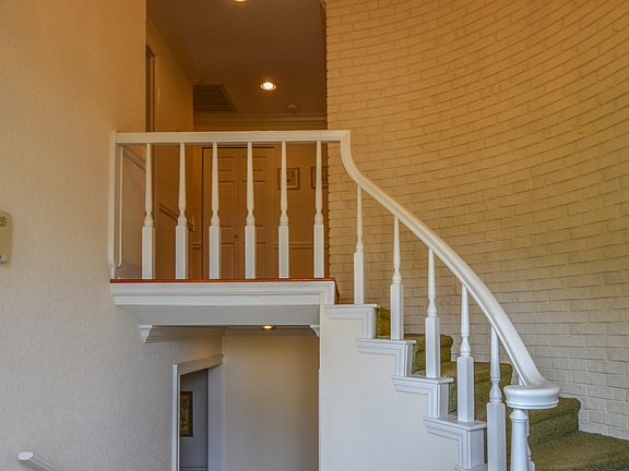 5th image of 300 Lake Lulu Dr N