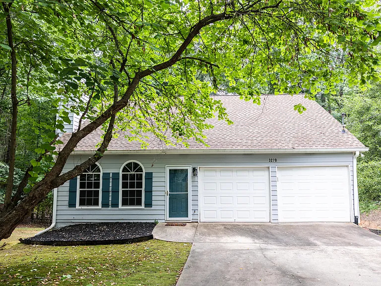 3270 Marine Rd — Photo 1