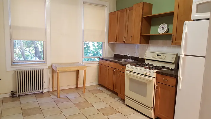 Rented by MCR Realty | media 49