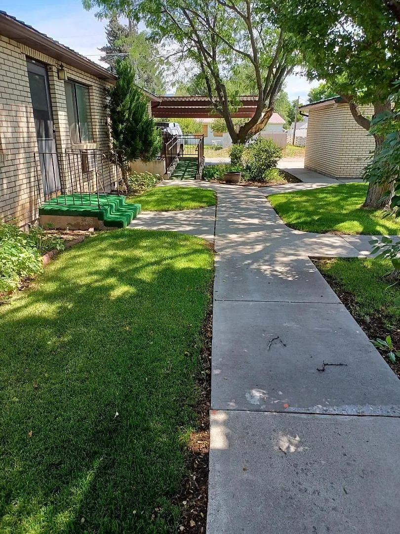 South Downey Apartments — Photo 2