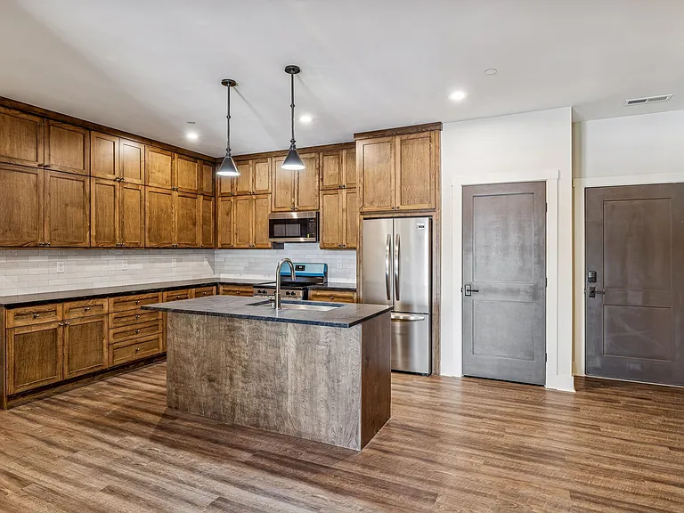 118 N Main St #D — Photo 4