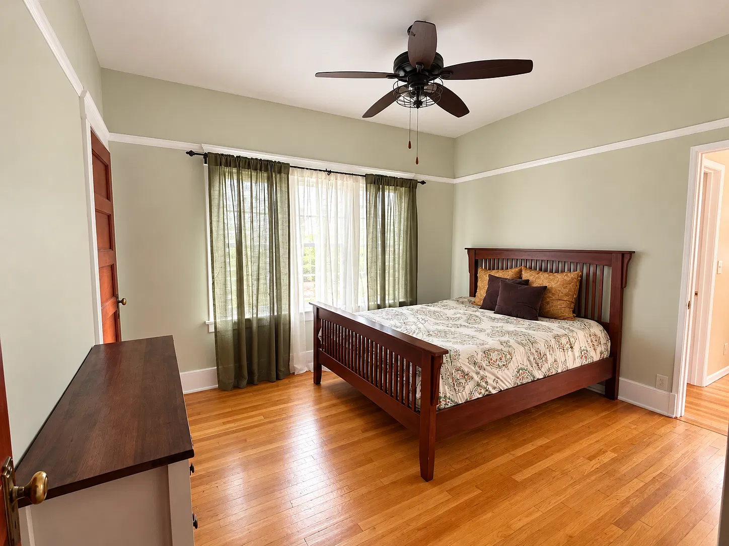 3 bed, 1600 sqft, $5,500 — Photo 4